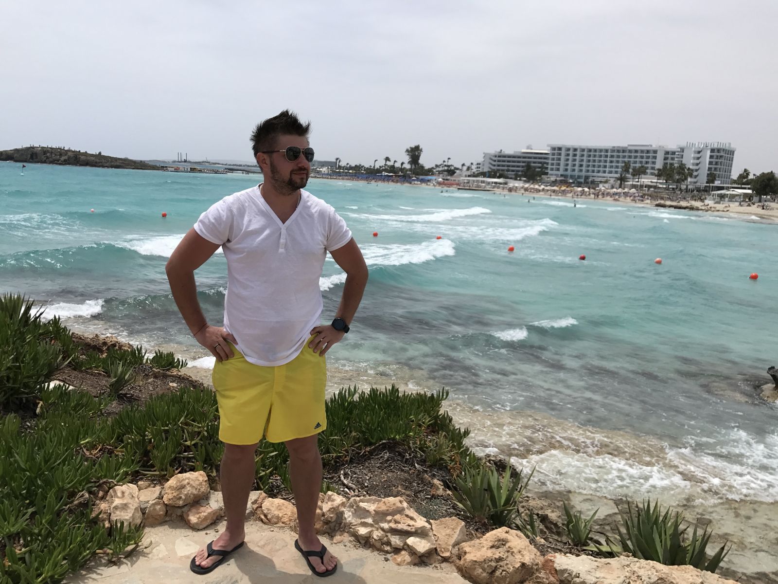 Актер &quot;Дизель Шоу&quot; Александр Бережок отдохнул с семьей на Кипре